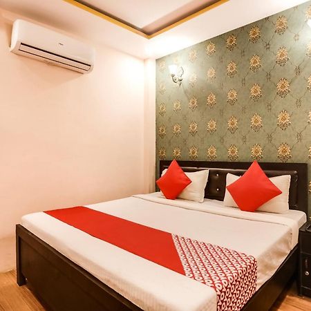 Spot On 45585 Hotel Aakash Ganga Varanasi Exterior photo